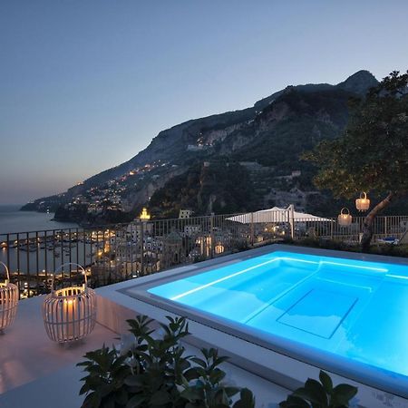 Amore Rentals - Palazzo Della Storia Amalfi Zewnętrze zdjęcie