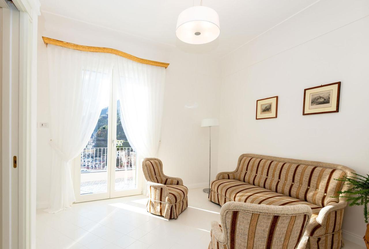 Amore Rentals - Palazzo Della Storia Amalfi Zewnętrze zdjęcie