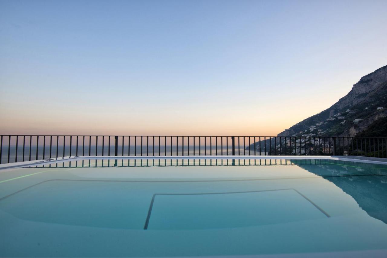 Amore Rentals - Palazzo Della Storia Amalfi Zewnętrze zdjęcie