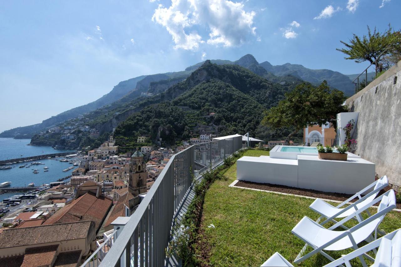 Amore Rentals - Palazzo Della Storia Amalfi Zewnętrze zdjęcie