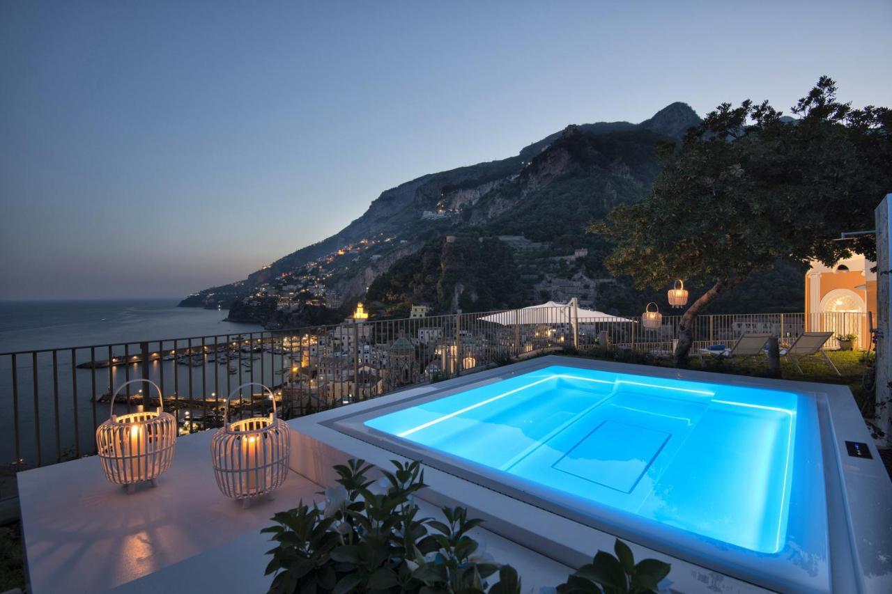 Amore Rentals - Palazzo Della Storia Amalfi Zewnętrze zdjęcie