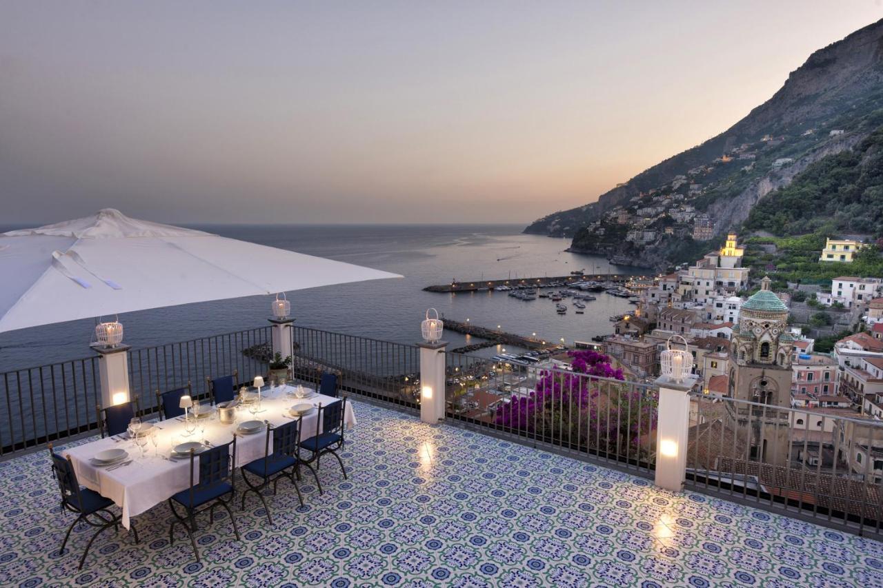 Amore Rentals - Palazzo Della Storia Amalfi Zewnętrze zdjęcie