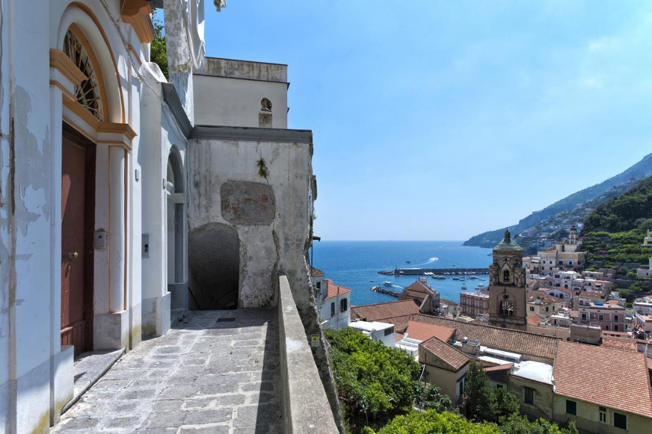 Amore Rentals - Palazzo Della Storia Amalfi Zewnętrze zdjęcie